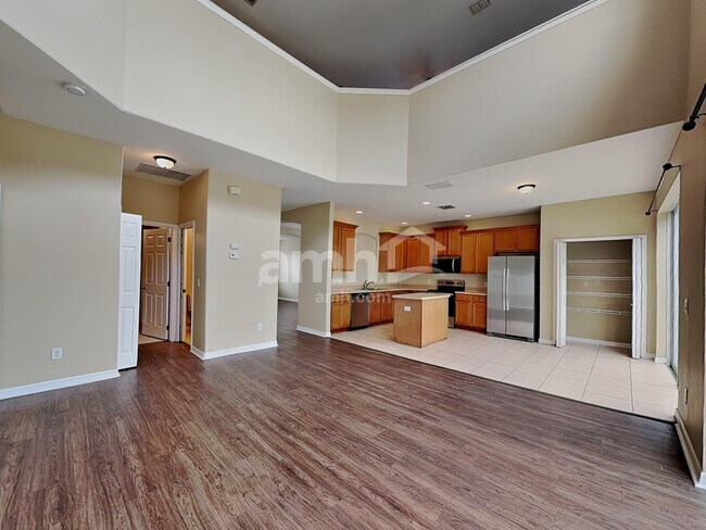 Photo - 1419 Hunterman Ln