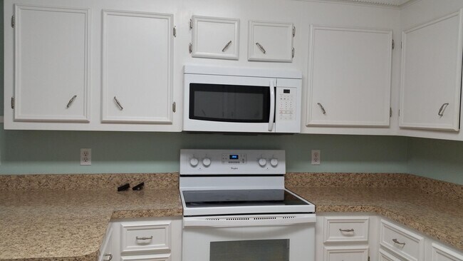 Photo - 1200 Black Walnut Ct