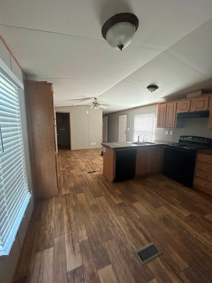 Photo - 605 County Rd 6053