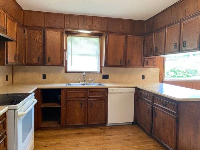 308 E 19th Ave