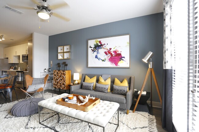 1 BR, 1 BA - 765 SF
