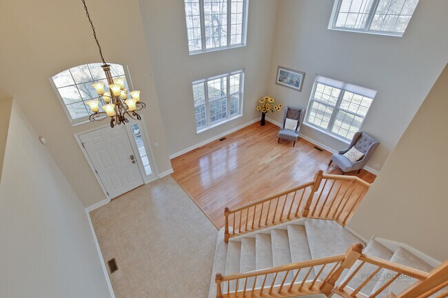 Photo - 33 River Oaks Cir E