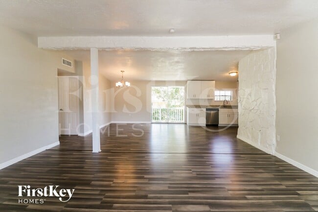 Photo - 1003 W 14th St