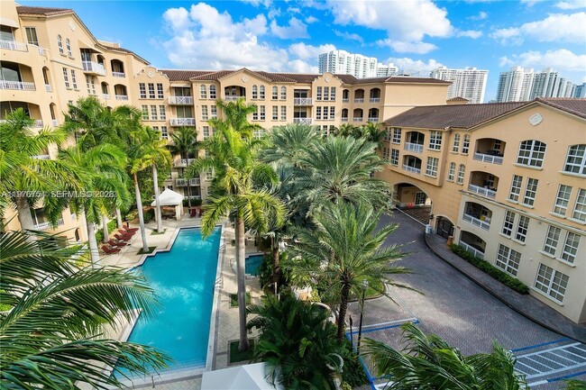 Building Photo - 3001 NE 185th St Unit 534