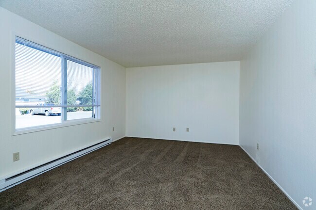 1BR, 1BA - 660SF
