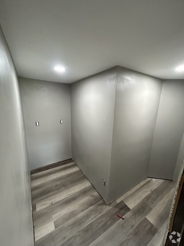 Brand new built closet - 128 Graywood St Rental