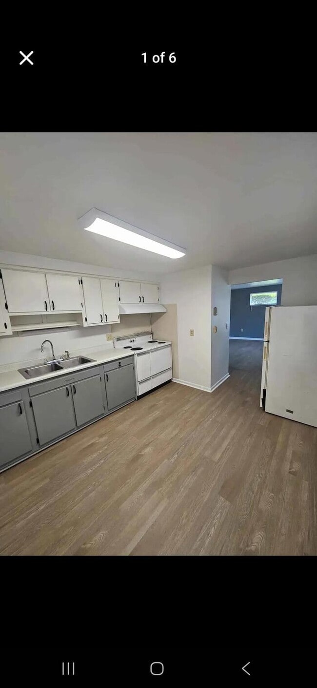 Photo - 12802 N Cresap St Unit a