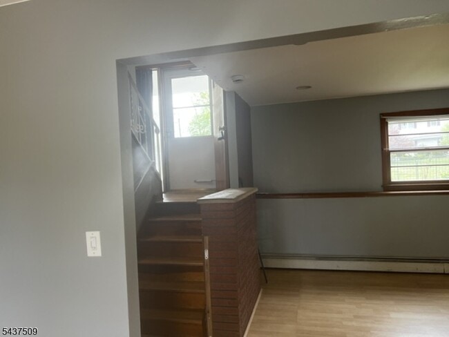 Photo - 42 Edgewood Ter.