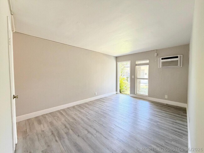 Photo - 809 2nd St Unit 2