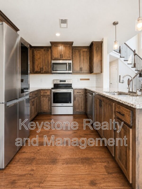 Photo - 384 Wingfield Dr