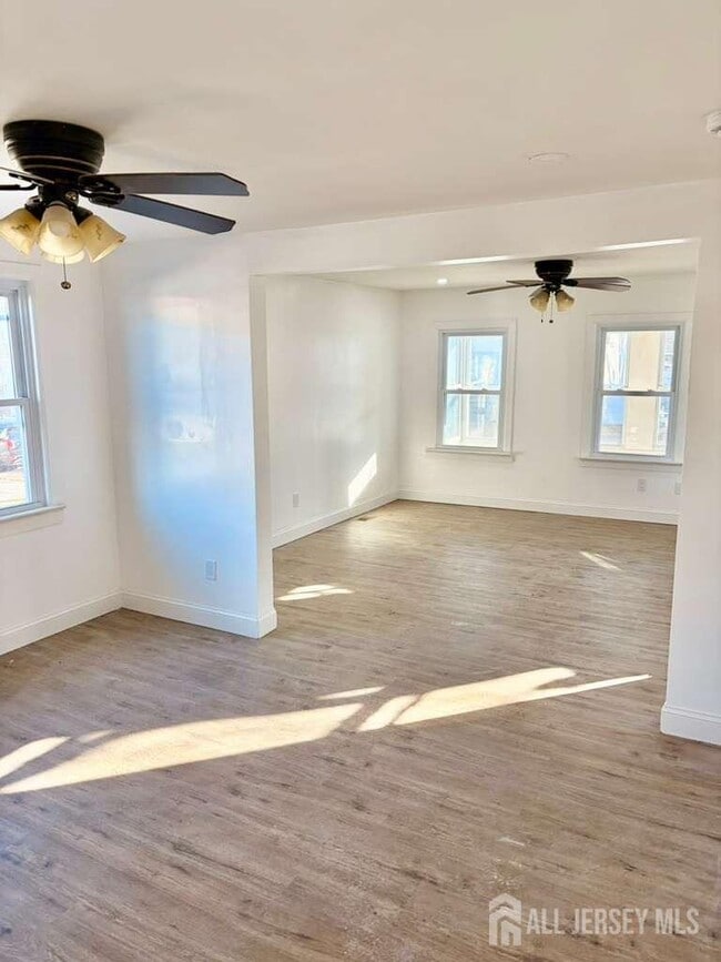 Photo - 57 Charles St