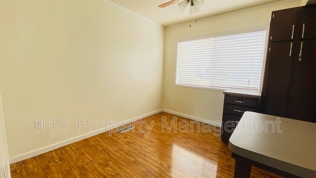 Photo - 502 Delafield Ave