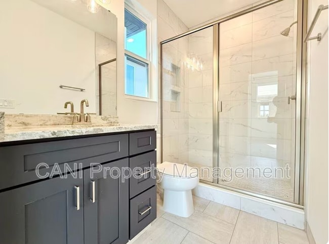 Photo - 728 Ellwood Ave Unit B