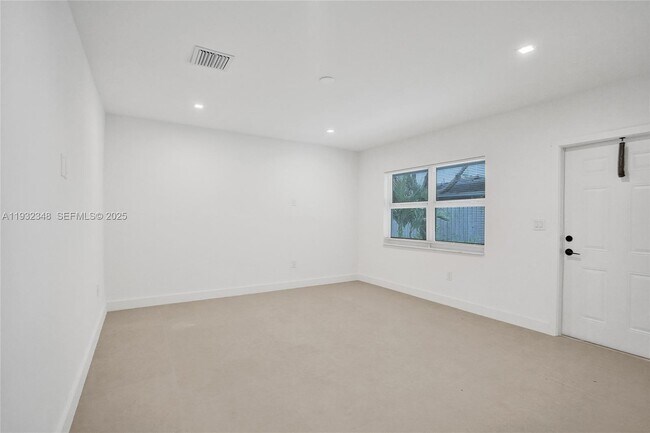 Photo - 922 NW 4th Ave Unidad 3