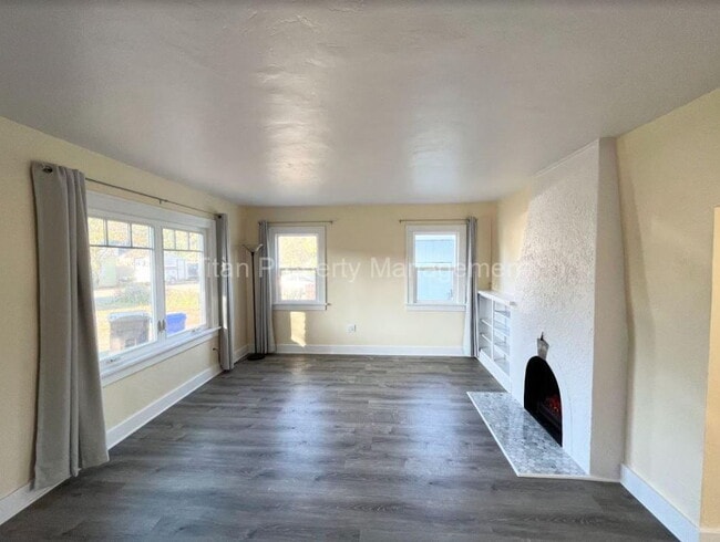 Photo - 1030 SE 184th Ave