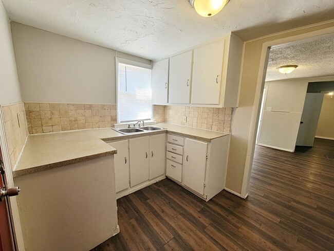 Photo - 1717 47th St Unit B