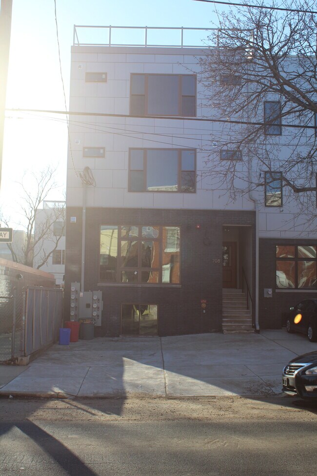 Photo - 708 N 19th St Unidad #5