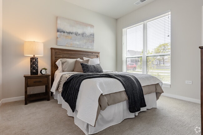 2HAB, 2BA - 1,031SF - Dormitorio principal - Seasons at Hoffman Estates