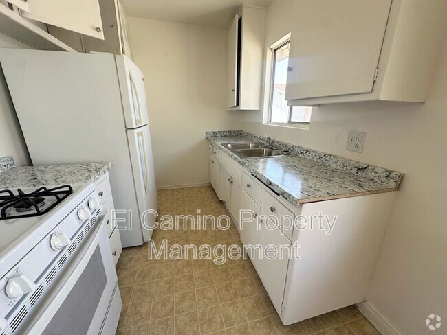 Building Photo - 9435 Harvard St Unit D Rental
