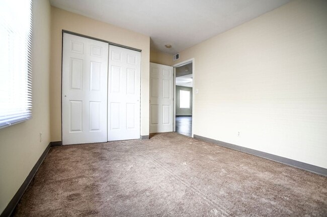 Photo - 2 bed/ 1 bath LaGrange, KY Unit 152-1