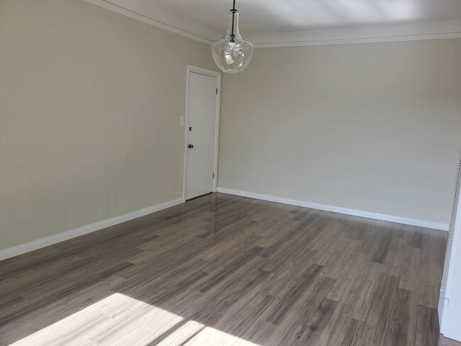 844 N Hoover St Unit 12