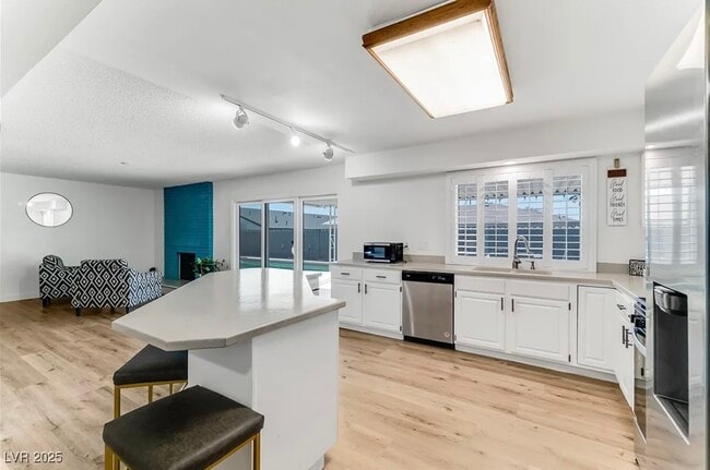 Photo - 4765 Monterrey Ave