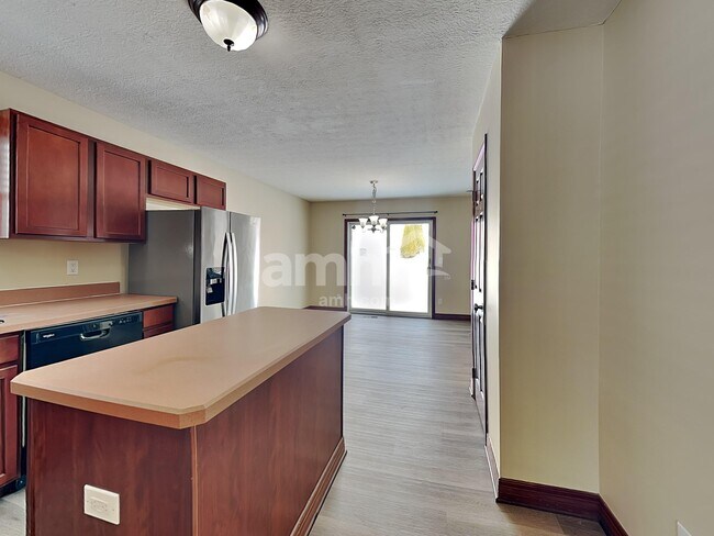 Photo - 1305 Harold Stewart Pky