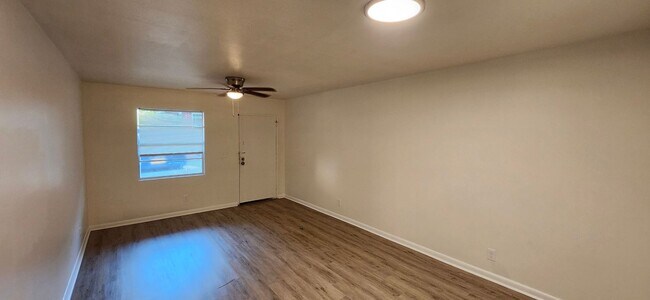 1234 Peacock Ave Unidad 1