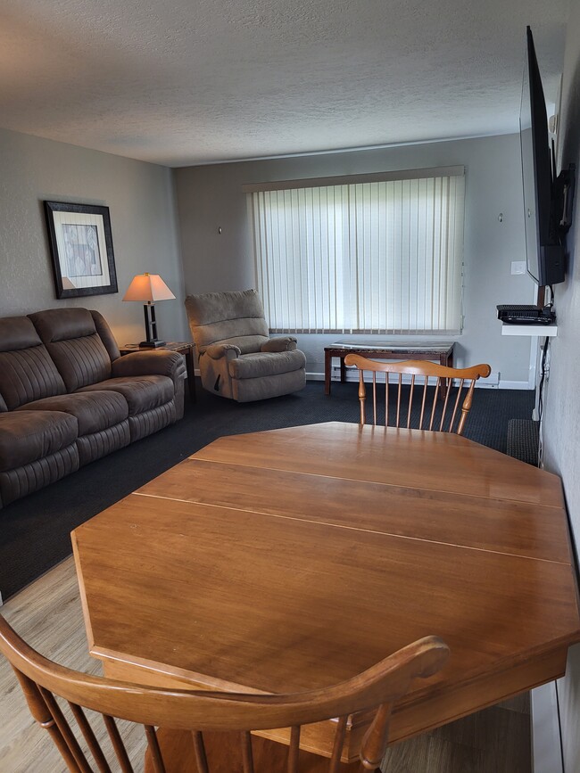Photo - 116 5th St NW