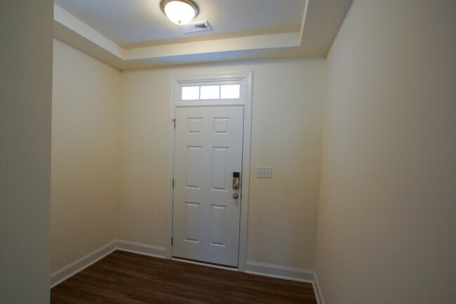 Photo - 206 Oakchest Ct