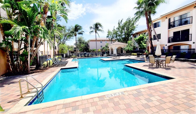 piscina - 2033 SE 10th Ave Unidad 614