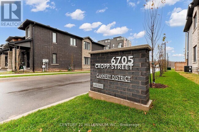 Photo - 6705 Cropp St