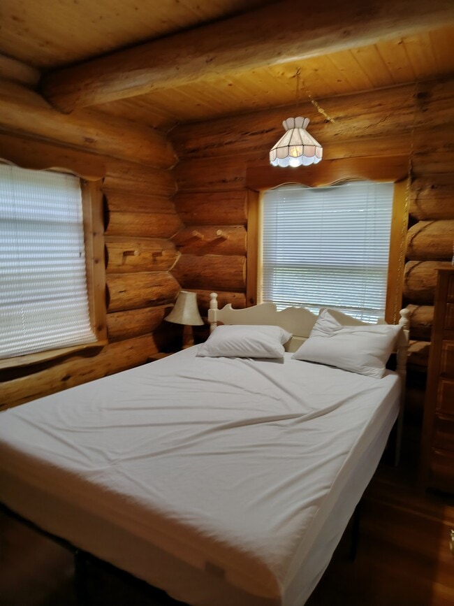 Photo - Therault Lake Log Home