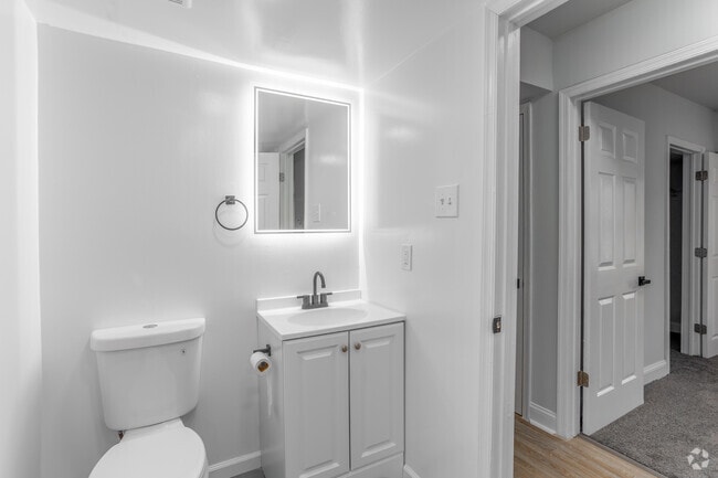 2BR, 1.5BA - 1000SF
