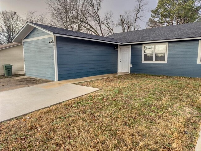 Building Photo - 804 N 30th St