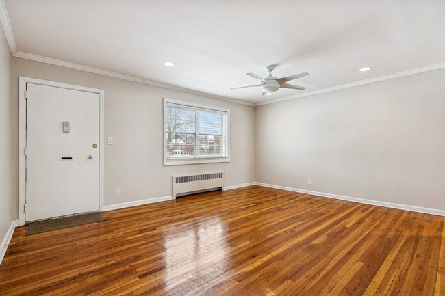 Photo - 6A W Roselle Ave