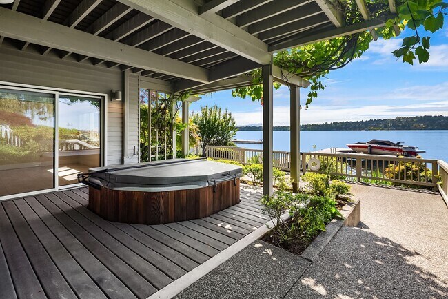 Photo - 3bd/3.5ba Mercer Island Home