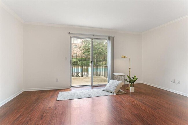 Photo - 1175 Church St Unidad K