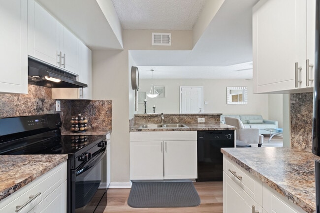 Photo - Palmetto Place