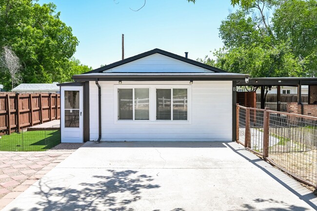 Building Photo - Spacious + Private 2BR/1BA in the Beautiful Golden, CO! Secluded AND Conveniently Located