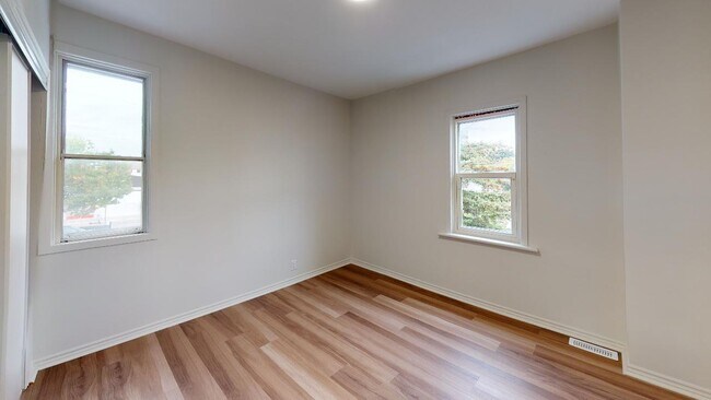 Photo - Gladstone & Bell