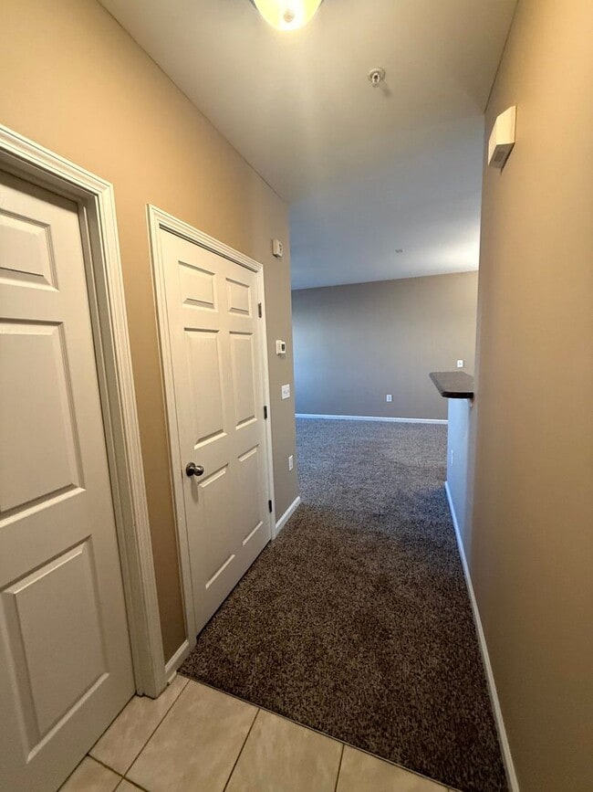 Photo - 635 Marshtree Ln