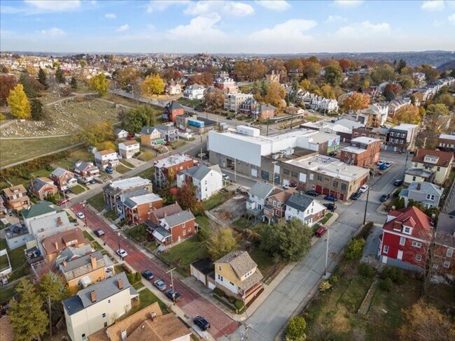 Photo - Updated 2 Bed, 1.5 Bath Home in Carrick For Rent – Move-In Ready