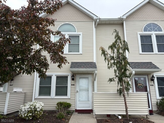 Photo - 646 Faulkner Dr