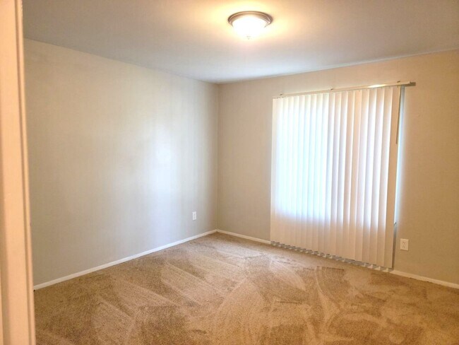 Charming unit in a quiet neighborhood