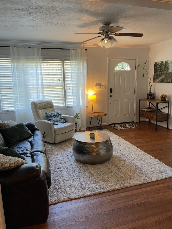 Photo - 1659 Dresden Dr NE