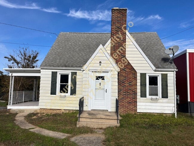 Building Photo - 3 BR Cape Cod in Eastern School District R...
