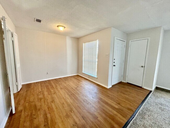 Photo - 800 Irwin Dr Unit A