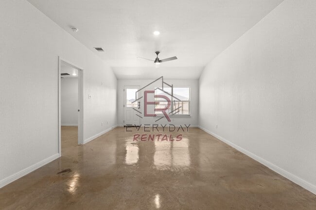 Photo - 912 Cherry Laurel Ln