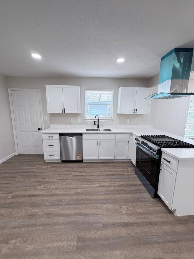 Photo - 2915 Creston Dr